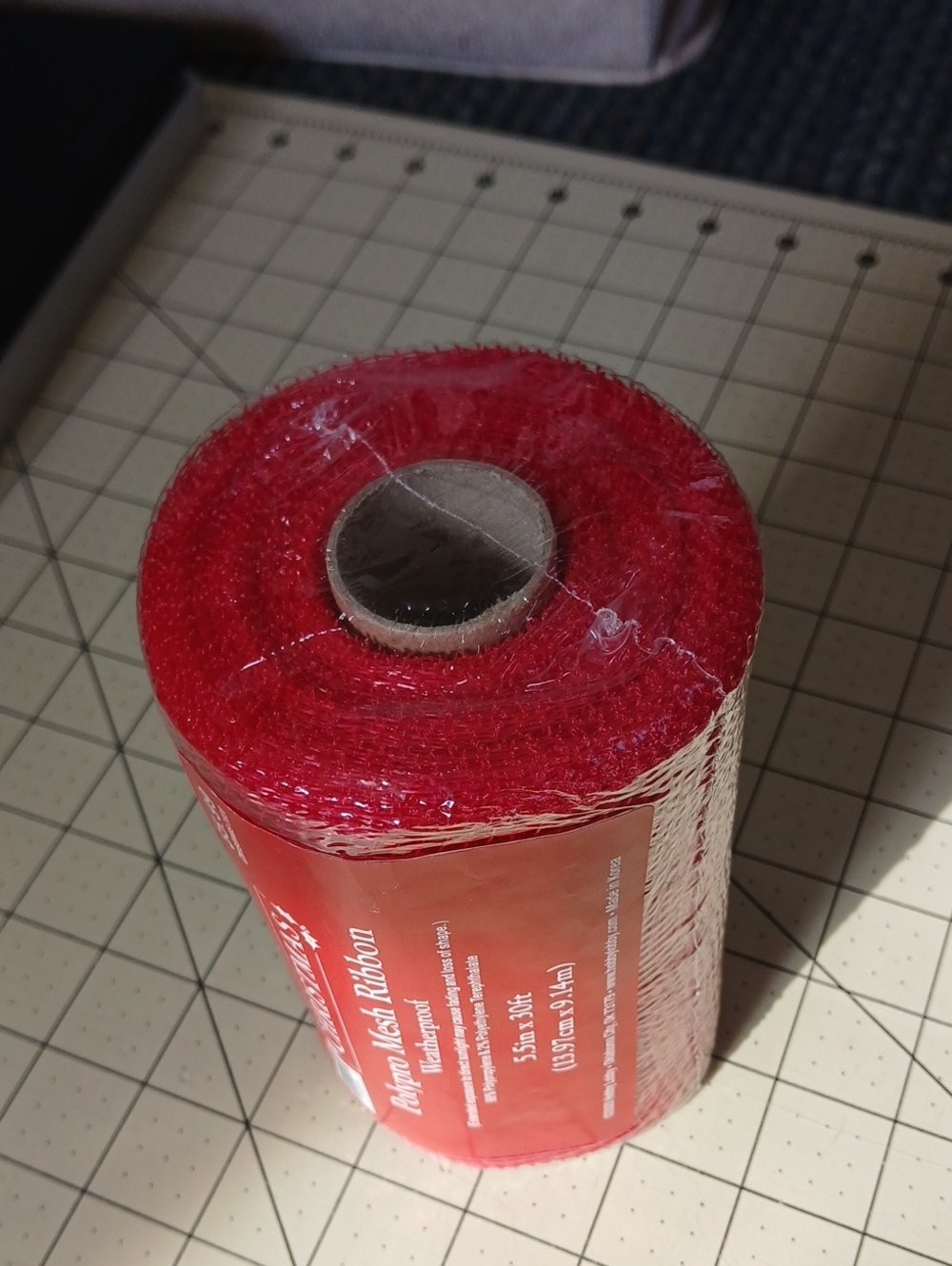 Deco Mesh - Red - Picture 4 of 5